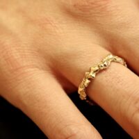 ring Mia aan hand