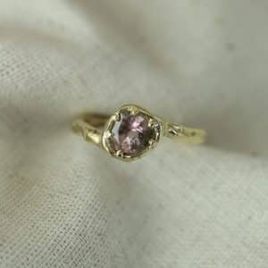 gouden ring met roze toermalijn