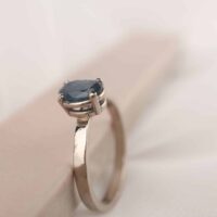 Witgouden ring met ovale saffier - Afbeelding 2