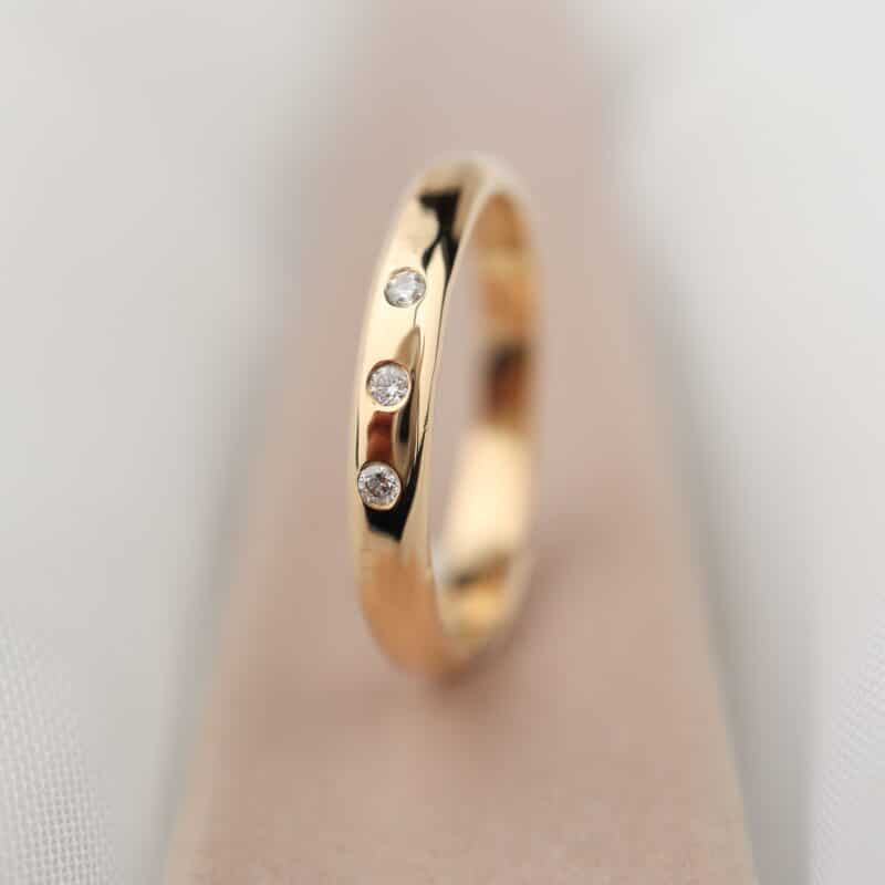 halfronde ring met diamantjes