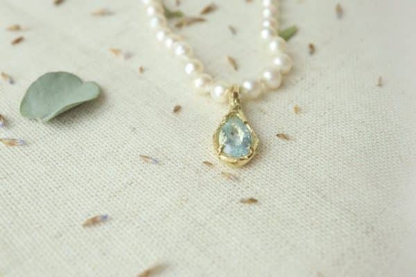 parelcollier witte parels en aquamarijn