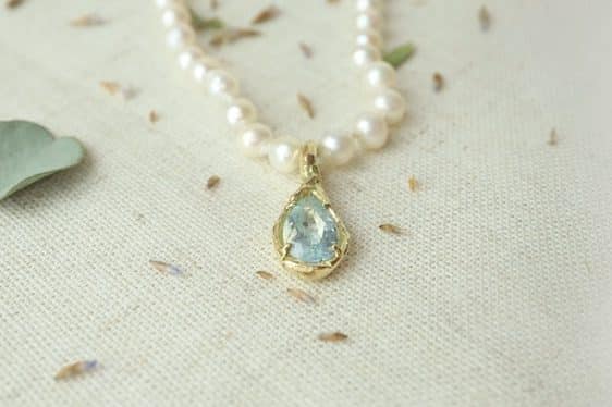 parelcollier witte parels en aquamarijn