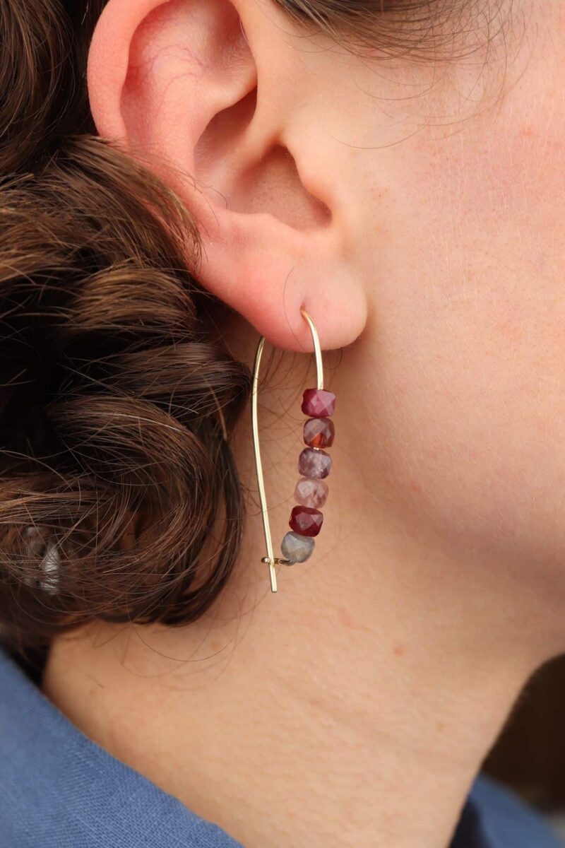 gouden oorbellen met spinel