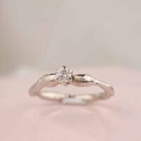 Bijzondere witgouden ring met organische vorm en diamant - Afbeelding 3