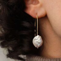 witte zoetwater parel oorhangers