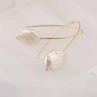 witte zoetwater parel oorhangers
