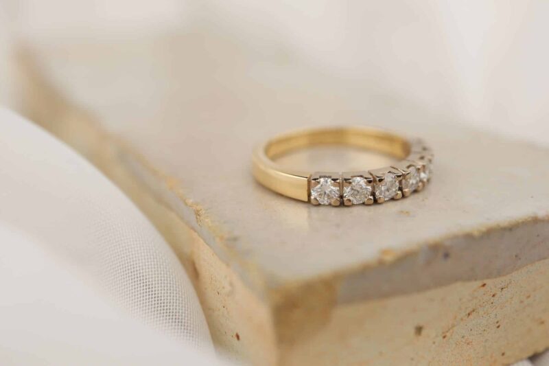 memoirering witgoud geelgoud met diamanten
