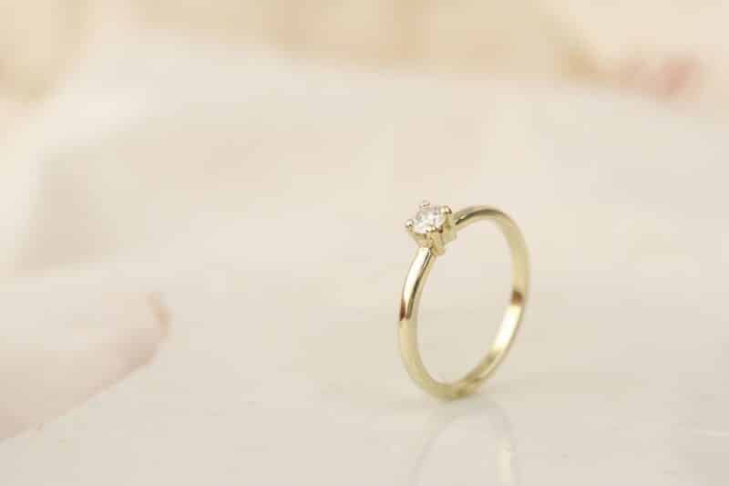 geelgouden ring met diamant