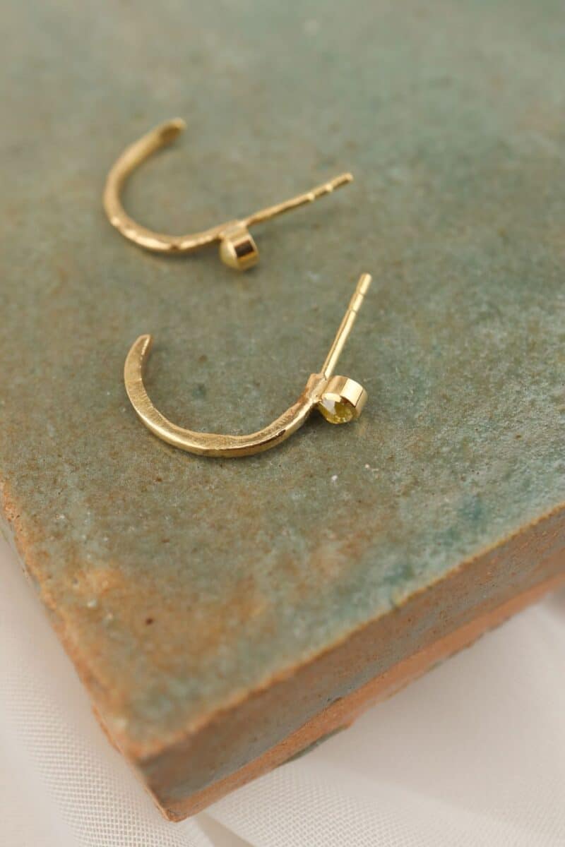 gouden oorringen met diamant
