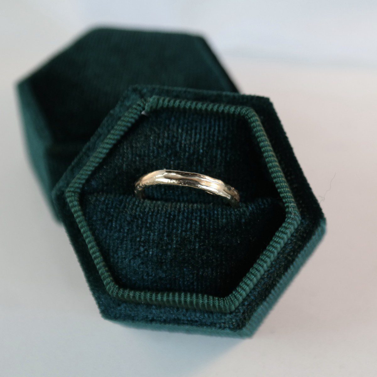Tera - gevouwen geelgouden ring - Afbeelding 3
