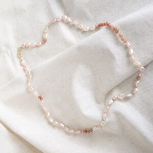Collier keshi parels en roze jade