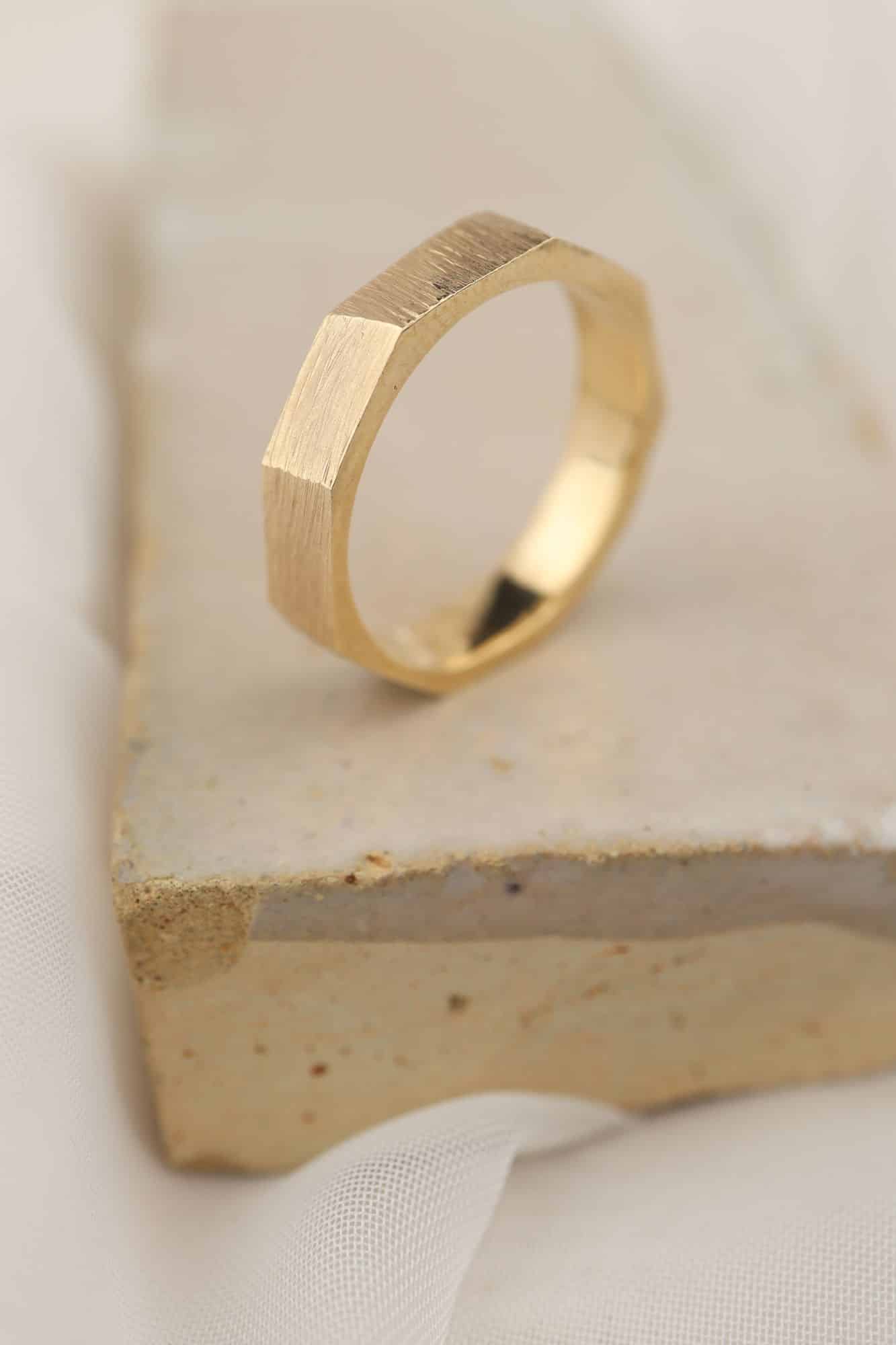 Kai - stoere gouden ring met structuur - Afbeelding 2