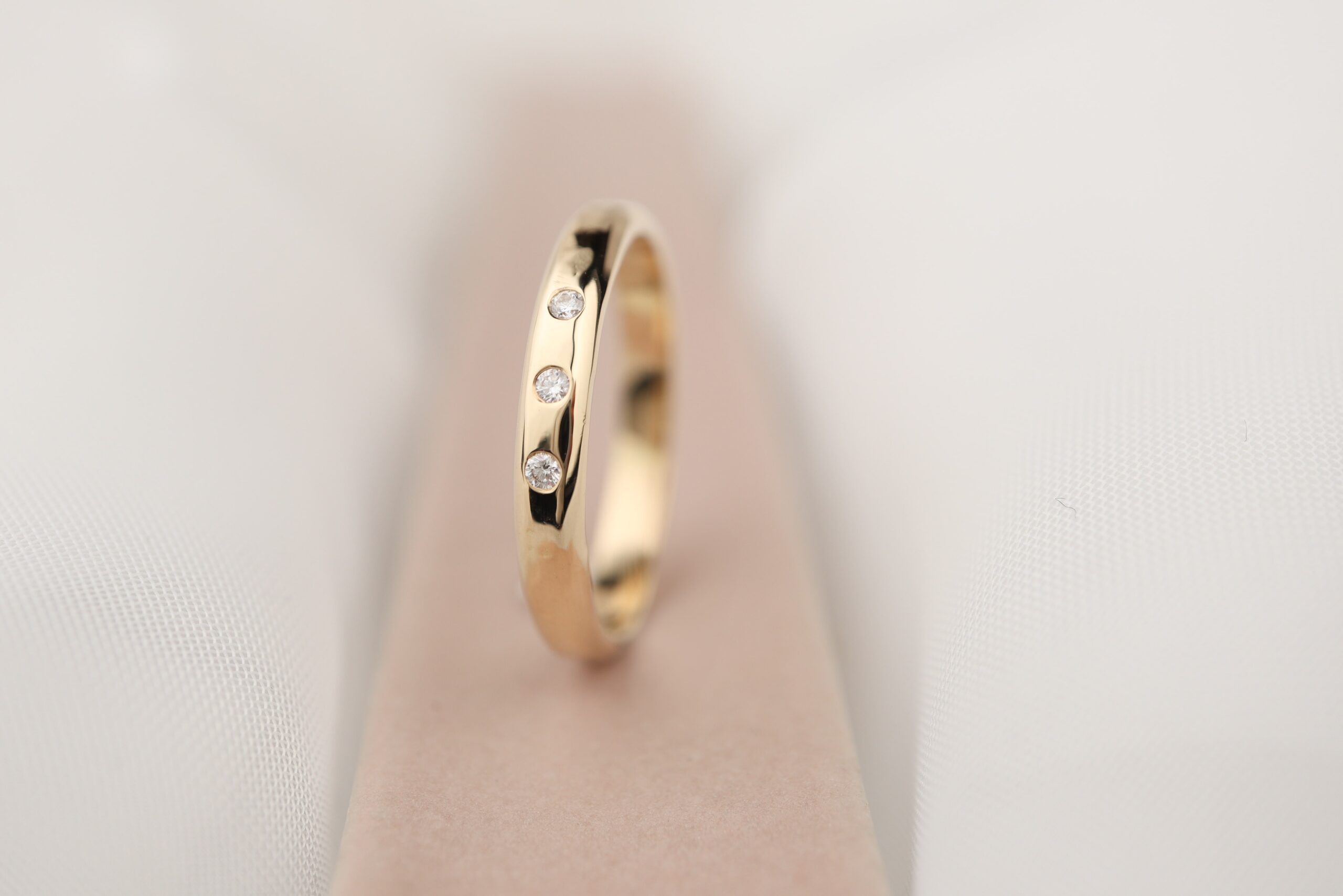Gouden ring met diamantjes - Afbeelding 2