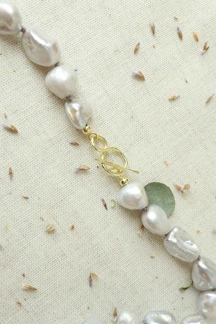 Collier grijze keshi parels met gouden sluiting - Afbeelding 6