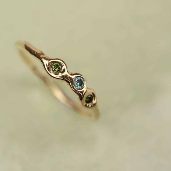 ring met geboortesteentjes